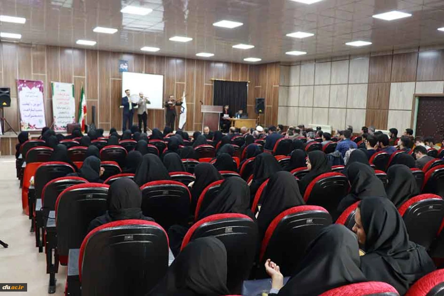 معاون سیاسی امنیتی استانداری زنجان در مراسم هفته سرآمدی در دانشگاه فرهنگیان استان زنجان گفت:

دانشگاه فرهنگیان،دانشگاهی، که می تواند انسان هایی را پرورش دهد که هم واجد نوآوری و بداعت باشند و هم بتوانند این شاخصه را در نسل آینده پرورش دهند. 6