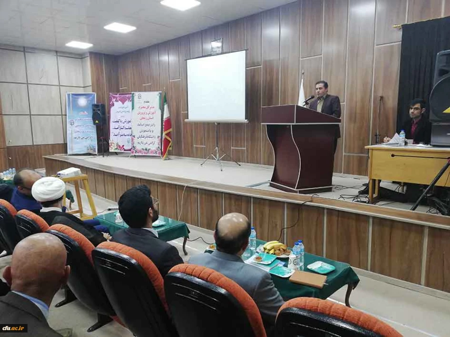 معاون سیاسی امنیتی استانداری زنجان در مراسم هفته سرآمدی در دانشگاه فرهنگیان استان زنجان گفت:

دانشگاه فرهنگیان،دانشگاهی، که می تواند انسان هایی را پرورش دهد که هم واجد نوآوری و بداعت باشند و هم بتوانند این شاخصه را در نسل آینده پرورش دهند. 11