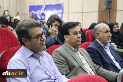 معاون سیاسی امنیتی استانداری زنجان در مراسم هفته سرآمدی در دانشگاه فرهنگیان استان زنجان گفت:

دانشگاه فرهنگیان،دانشگاهی، که می تواند انسان هایی را پرورش دهد که هم واجد نوآوری و بداعت باشند و هم بتوانند این شاخصه را در نسل آینده پرورش دهند. 13