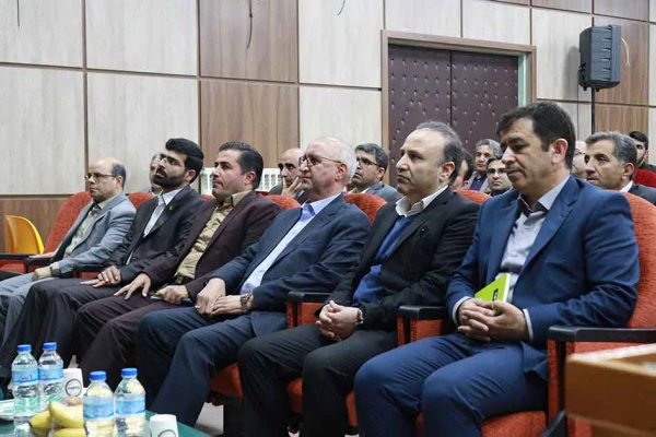 معاون سیاسی امنیتی استانداری زنجان در مراسم هفته سرآمدی در دانشگاه فرهنگیان استان زنجان گفت:

دانشگاه فرهنگیان،دانشگاهی، که می تواند انسان هایی را پرورش دهد که هم واجد نوآوری و بداعت باشند و هم بتوانند این شاخصه را در نسل آینده پرورش دهند. 15