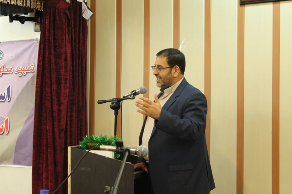 برگزاری مراسم بزرگداشت دهه سرآمدی آموزش با حضور دکتر خنیفر ریاست محترم دانشگاه فرهنگیان در پردیس حضرت معصومه(س) - قم