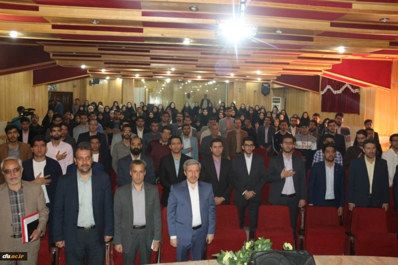 مدیرکل فرهنگی دانشگاه فرهنگیان در اختتامیه مرحله کشوری جشنواره فرهنگی دانشجومعلمان در یزد:

رسالت اصلی دانشگاه فرهنگیان تربیت نیروی انسانی کیفی است.

 5