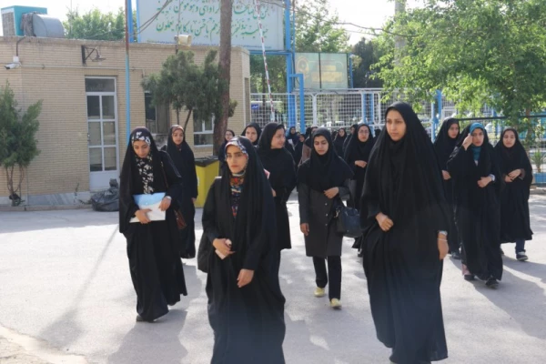 در دانشگاه فرهنگیان یزد برگزار گردید:

انتخابات مدیران مسئول نشریات دانشجویی دانشگاه فرهنگیان
 3