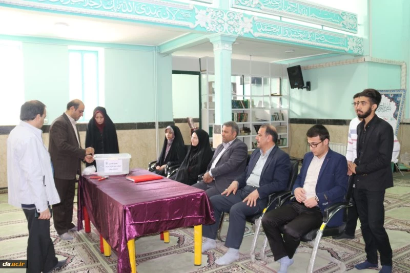 در دانشگاه فرهنگیان یزد برگزار گردید:

انتخابات مدیران مسئول نشریات دانشجویی دانشگاه فرهنگیان
 13