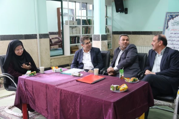 در دانشگاه فرهنگیان یزد برگزار گردید:

انتخابات مدیران مسئول نشریات دانشجویی دانشگاه فرهنگیان
 5