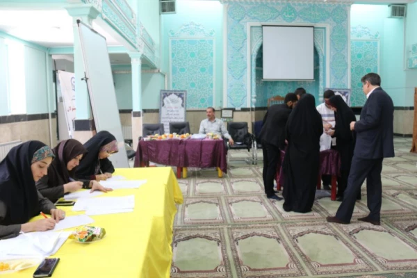 در دانشگاه فرهنگیان یزد برگزار گردید:

انتخابات مدیران مسئول نشریات دانشجویی دانشگاه فرهنگیان
 8