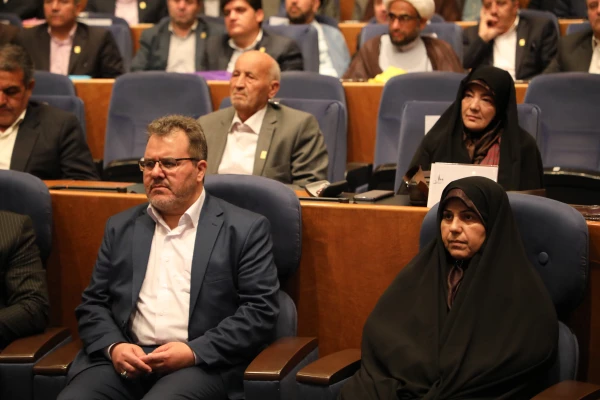 معاون آموزشی وتحصیلات تکمیلی دانشگاه در آیین نکوداشت یکصد سالگی تربیت معلم:

گرامیداشت روز و هفته معلم اقدامی نمادین در اهتمام و مشارکت جدی دولت و ملت در ارتقای سطح کمی و کیفی آموزش 2