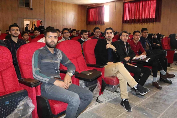 همایش هفته سراهای دانشجویی پردیس های خراسان شمالی با حضور مدیر کل امور حقوقی دانشگاه فرهنگیان کشور برگزار شد. 13