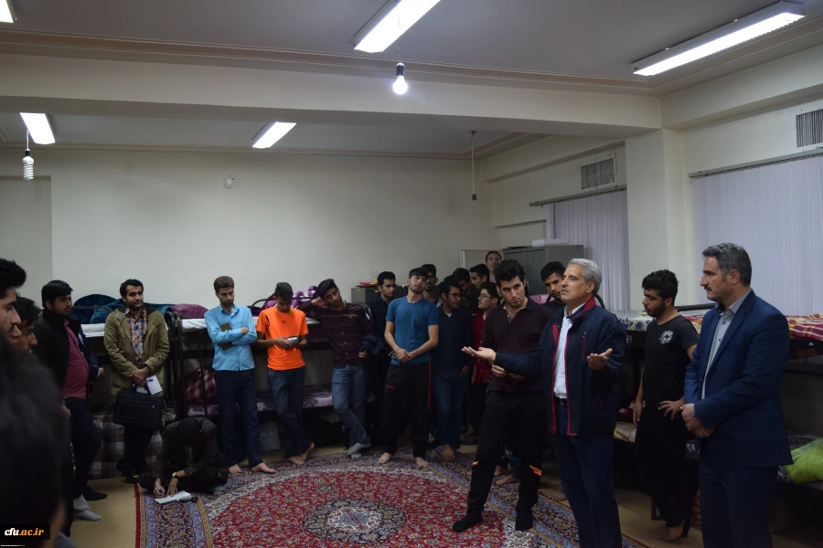 همزمان با هفته سراهای دانشجویی  استان چهارمحال و بختیاری صورت گرفت:

بازدید سرزده مدیرکل دانشجویی دانشگاه فرهنگیان از سرای دانشجویی پردیس بحرالعلوم استان چهارمحال و بختیاری 4