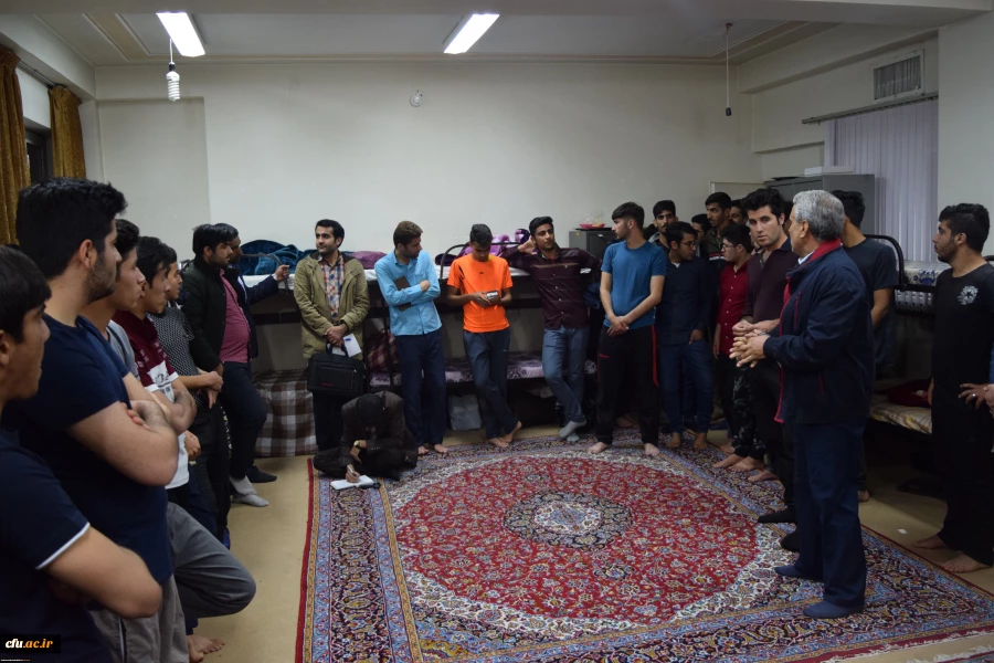 همزمان با هفته سراهای دانشجویی  استان چهارمحال و بختیاری صورت گرفت:

بازدید سرزده مدیرکل دانشجویی دانشگاه فرهنگیان از سرای دانشجویی پردیس بحرالعلوم استان چهارمحال و بختیاری 3