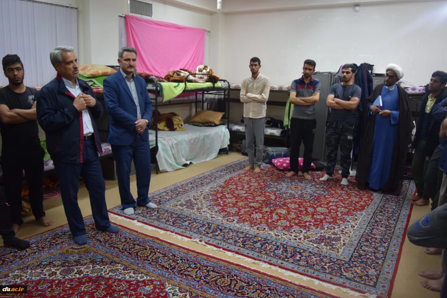 همزمان با هفته سراهای دانشجویی  استان چهارمحال و بختیاری صورت گرفت:

بازدید سرزده مدیرکل دانشجویی دانشگاه فرهنگیان از سرای دانشجویی پردیس بحرالعلوم استان چهارمحال و بختیاری 2