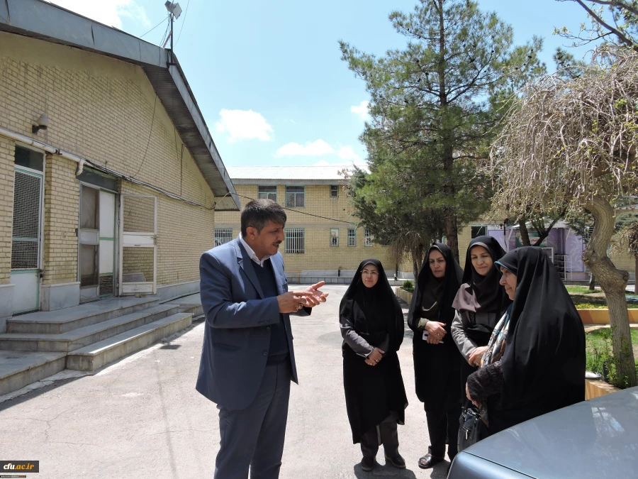 به مناسبت بزرگداشت هفته سراهای دانشجویی: 

حضور مشاور رییس دانشگاه فرهنگیان در امور بانوان در پردیس شهید باهنر دانشگاه فرهنگیان استان چهارمحال و بختیاری 2