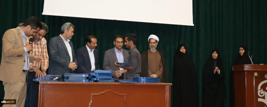 به مناسبت هفته سراهای دانشجویی از خوابگاه های دانشجویی نمونه در دانشگاه فرهنگیان کرمان تجلیل شد.