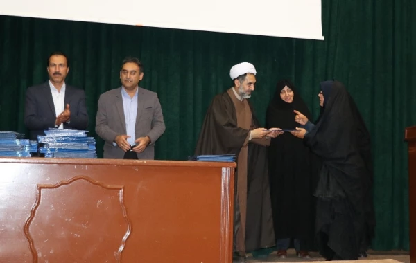 به مناسبت هفته سراهای دانشجویی از خوابگاه های دانشجویی نمونه در دانشگاه فرهنگیان کرمان تجلیل شد.