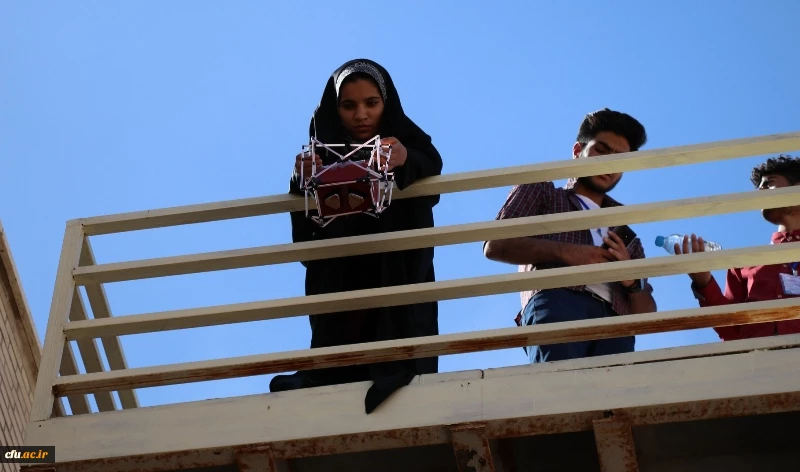 تیم نیک از پردیس شهید باهنر دانشگاه فرهنگیان کرمان در مسابقه نجات تخم مرغ به مقام قهرمانی دست یافت.