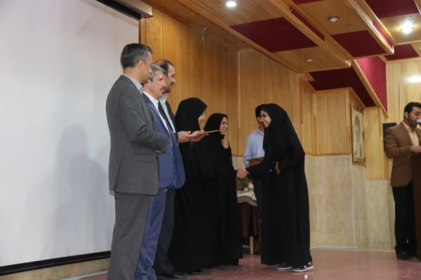 مدیرکل فرهنگی دانشگاه فرهنگیان در اختتامیه مرحله کشوری جشنواره فرهنگی دانشجومعلمان:
رسالت اصلی دانشگاه فرهنگیان تربیت نیروی انسانی کیفی است. 2