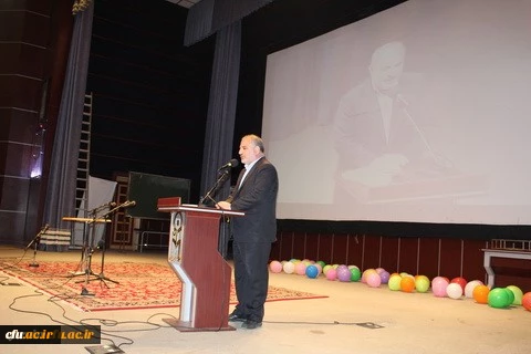 به مناسبت هفته آموزش وبزرگداشت مقام معلم برگزارشد: همایش تجلیل ازاساتید دانشگاه فرهنگیان استان قزوین 7