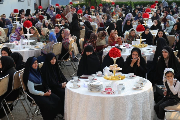 برگزاری مراسم به مناسبت بزرگداشت مقام معلم و دهه سرآمدی آموزش در پردیس امام خمینی (ره)گرگان 2