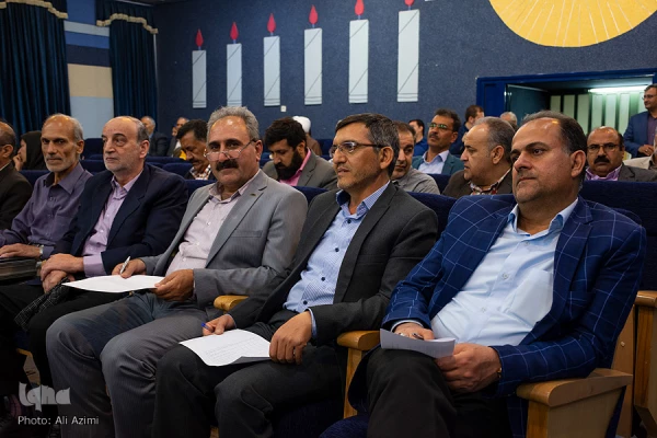 از ویژگی های  دوره تربیت معلم دانشگاهی؛ هویت حرفه ای است