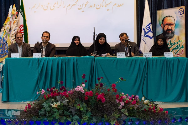 مراسم گرامیداشت دهه ی سرآمدی  آموزش و بزرگداشت مقام استاد و معلم