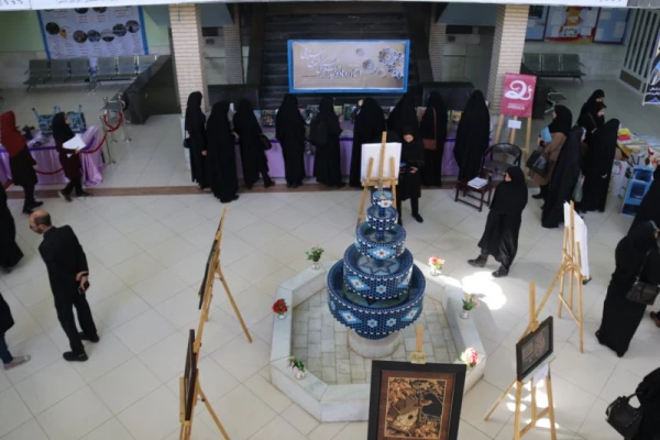 در دهه سرآمدی آموزش انجام شد:

برگزاری نمایشگاه دستاوردهای آموزشی در دانشگاه فرهنگیان یزد
 4