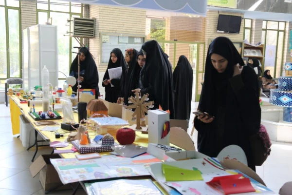 در دهه سرآمدی آموزش انجام شد:

برگزاری نمایشگاه دستاوردهای آموزشی در دانشگاه فرهنگیان یزد
 12