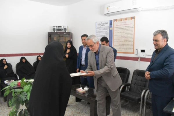 در دهه سرآمدی آموزش صورت پذیرفت:

بازدید مسئولان آموزش و پرورش و دانشگاه فرهنگیان یزد از مدارس مجری طرح کارورزی
 4