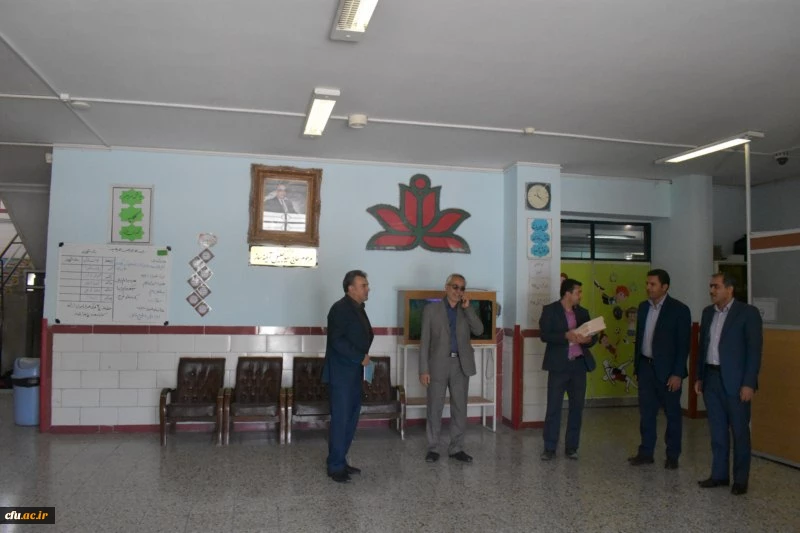 در دهه سرآمدی آموزش صورت پذیرفت:

بازدید مسئولان آموزش و پرورش و دانشگاه فرهنگیان یزد از مدارس مجری طرح کارورزی
 7