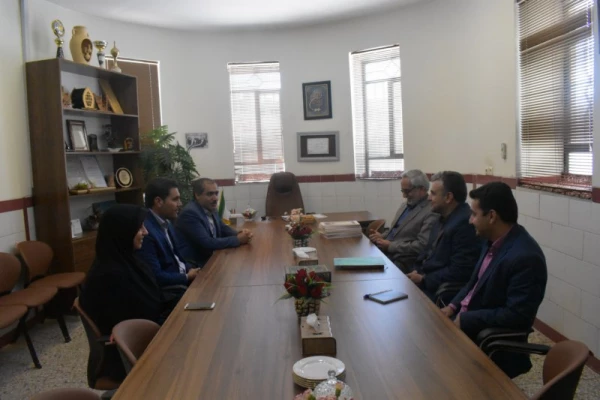 در دهه سرآمدی آموزش صورت پذیرفت:

بازدید مسئولان آموزش و پرورش و دانشگاه فرهنگیان یزد از مدارس مجری طرح کارورزی
 8