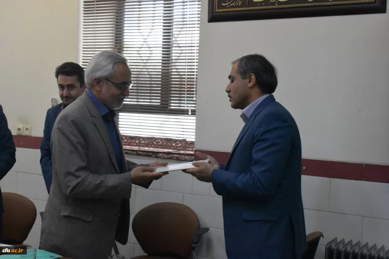 در دهه سرآمدی آموزش صورت پذیرفت:

بازدید مسئولان آموزش و پرورش و دانشگاه فرهنگیان یزد از مدارس مجری طرح کارورزی
 9