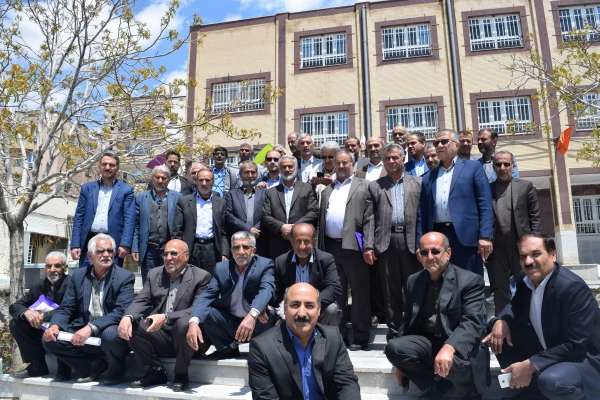 نشست پیشکسوتان جبهه و جنگ