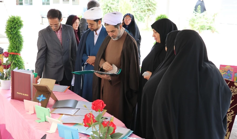افتتاح نمایشگاه عترت و قرآن کریم در پردیس شهید باهنر (خواهران ) دانشگاه فرهنگیان کرمان
