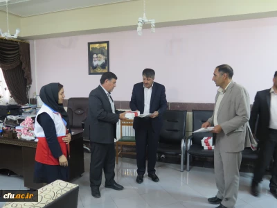 باحضور مسئولین جمعیت هلال احمر استان چهارمحال و بختیاری انجام گرفت:
قدردانی از دانشگاه فرهنگیان استان چهارمحال و بختیاری جهت مشارکت در جمع آوری کمک به سیل زدگان