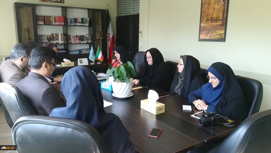 نشست هم اندیشی مدیرکل امور بانوان و خانواده استانداری گلستان با دکتر مازندرانی سرپرست دانشگاه فرهنگیان گلستان 3