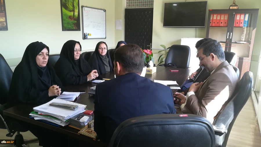 نشست هم اندیشی مدیرکل امور بانوان و خانواده استانداری گلستان با دکتر مازندرانی سرپرست دانشگاه فرهنگیان گلستان 4