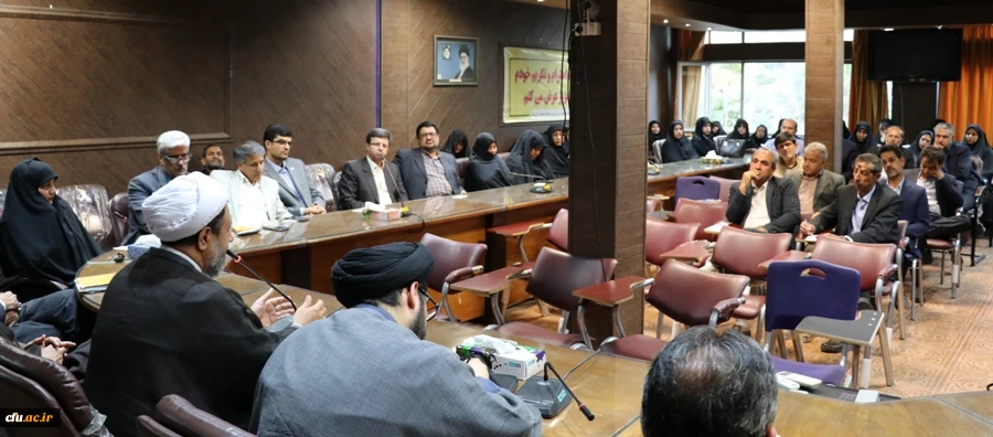 جلسه هم اندیشی اساتید دانشگاه فرهنگیان استان کرمان با حضور حجت الاسلام والمسلمین علیدادی سلیمانی