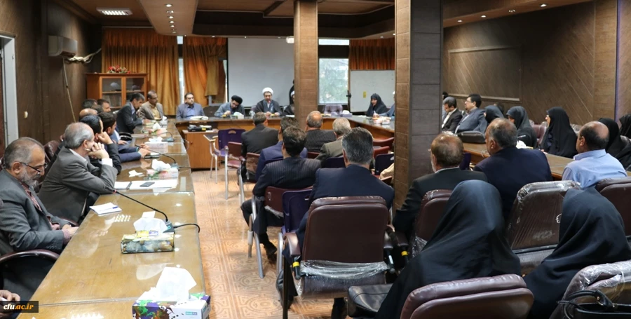 جلسه هم اندیشی اساتید دانشگاه فرهنگیان استان کرمان با حضور حجت الاسلام والمسلمین علیدادی سلیمانی