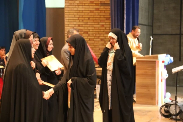 در دانشگاه فرهنگیان استان یزد برگزار شد:

مراسم بزرگداشت مقام استاد و معلم ویژه دانشجو معلمان پردیس فاطمه الزهرا (س)
 14