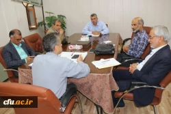 نشست سرپرستان شبانه روزی پردیس شهیدان پاک نژاد یزد با مدیر استان
 3