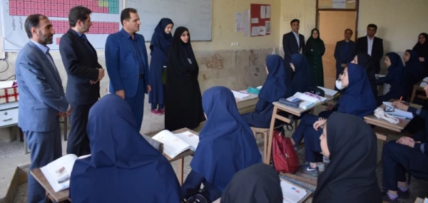 دیدارمدیریت امورپردیس های کرمانشاه ومدیرکل آموزش وپرورش استان ازدبیرستان شهید چمران  3