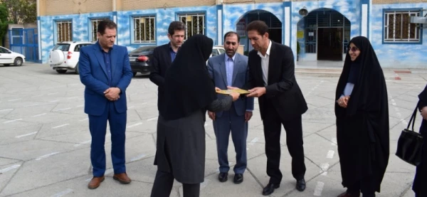 دیدارمدیریت امورپردیس های کرمانشاه ومدیرکل آموزش وپرورش استان ازدبیرستان شهید چمران  5