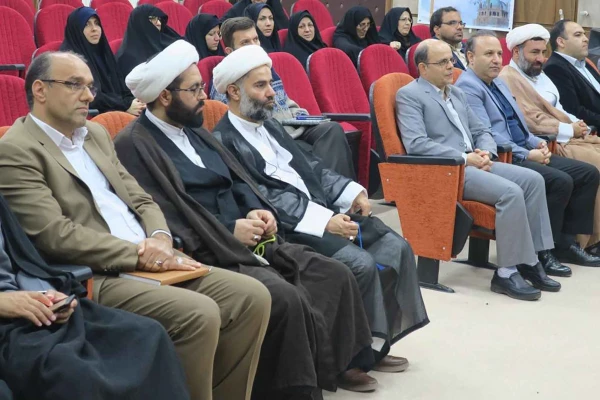 حجت الاسلام تقوی معاون نیروی انسانی دفاتر نهاد رهبری در دانشگاهها در مراسم تکریم و معارفه مسئول دفتر نهاد رهبری در دانشگاه فرهنگیان استان زنجان گفت:

تلاش ما باید برای شکل گیری نرم افزار تمدن ساز باشد که این نرم افزار در حوزه و دانشگاه و به ویژه دانشگاه ف