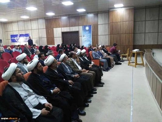 حجت الاسلام تقوی معاون نیروی انسانی دفاتر نهاد رهبری در دانشگاهها در مراسم تکریم و معارفه مسئول دفتر نهاد رهبری در دانشگاه فرهنگیان استان زنجان گفت:

تلاش ما باید برای شکل گیری نرم افزار تمدن ساز باشد که این نرم افزار در حوزه و دانشگاه و به ویژه دانشگاه ف