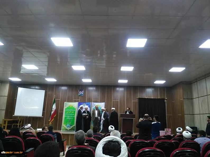 حجت الاسلام تقوی معاون نیروی انسانی دفاتر نهاد رهبری در دانشگاهها در مراسم تکریم و معارفه مسئول دفتر نهاد رهبری در دانشگاه فرهنگیان استان زنجان گفت:

تلاش ما باید برای شکل گیری نرم افزار تمدن ساز باشد که این نرم افزار در حوزه و دانشگاه و به ویژه دانشگاه ف