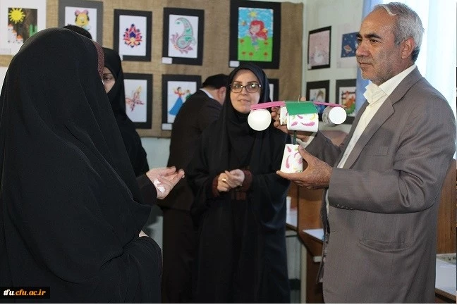 افتتاح دو نمایشگاه از فعالیت ها و دست ساخته های دانشجومعلمان در دو پردیس