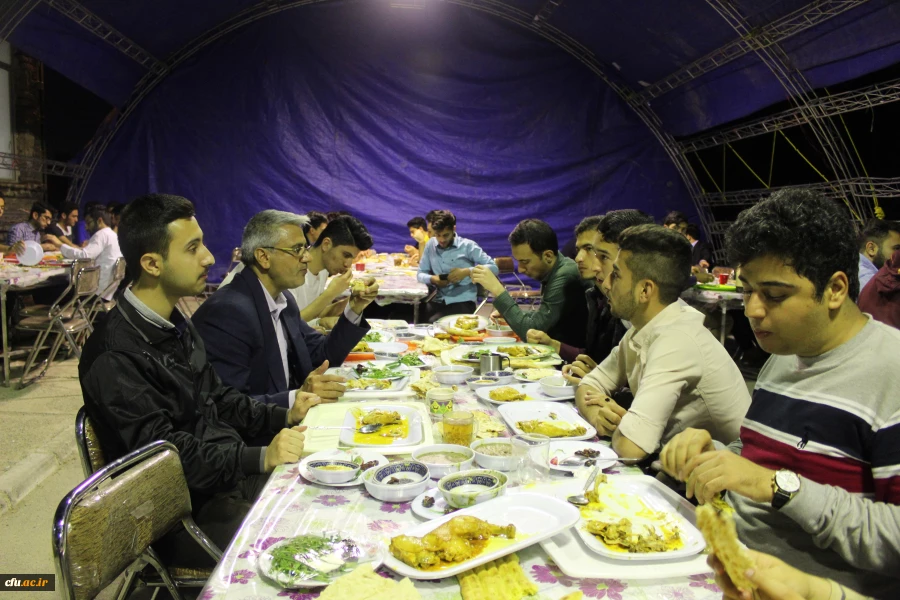 شرکت مسئولان دانشگاه فرهنگیان خراسان رضوی در نماز جماعت و افطار دانشجویان 2