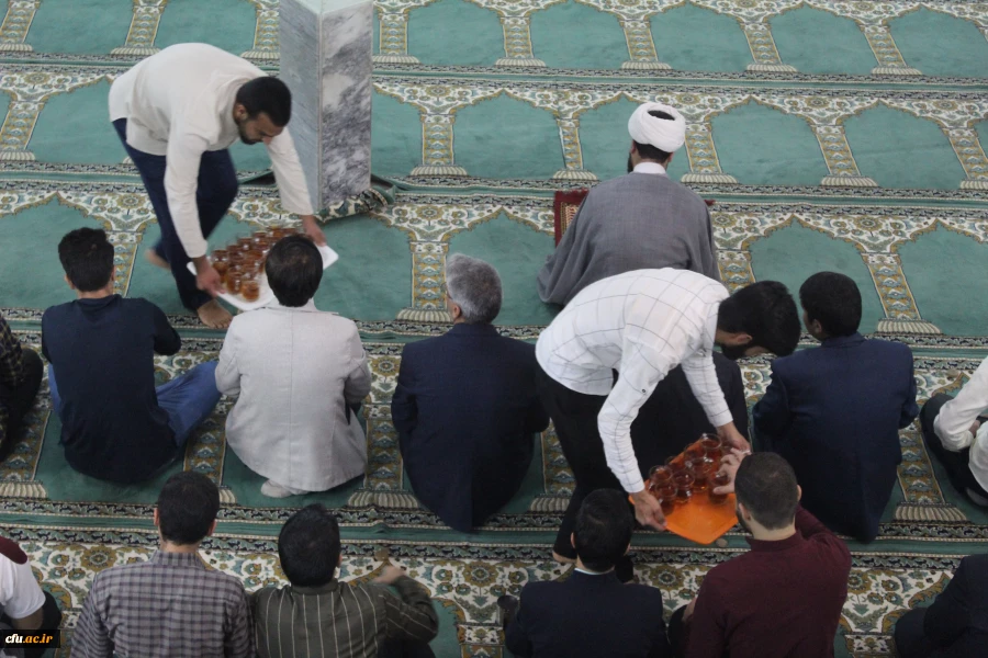 شرکت مسئولان دانشگاه فرهنگیان خراسان رضوی در نماز جماعت و افطار دانشجویان 5
