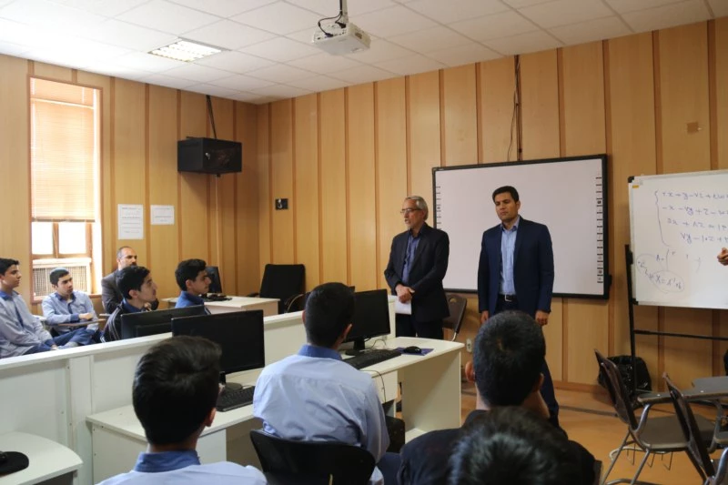 بازدید دانش آموزان مدارس متوسطه از دانشگاه فرهنگیان یزد
 3