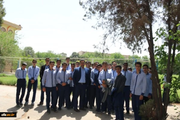 بازدید دانش آموزان دوره متوسطه یزد از پردیس شهیدان پاک نژاد 4