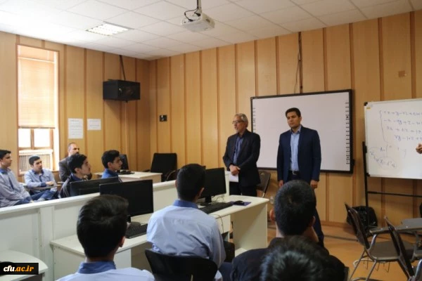 بازدید دانش آموزان دوره متوسطه یزد از پردیس شهیدان پاک نژاد 5